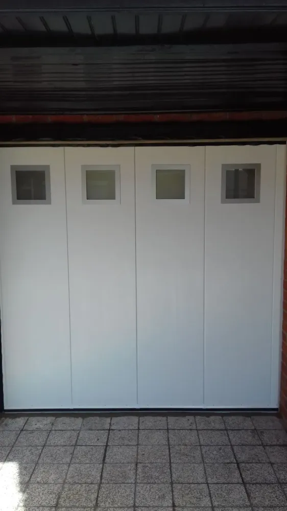 Fabrication de porte de garage sur mesure à Crochte